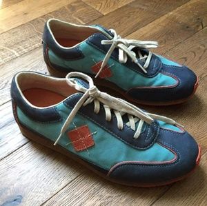 Medium brand hipster unisex sneakers (M 6.5/W 8)